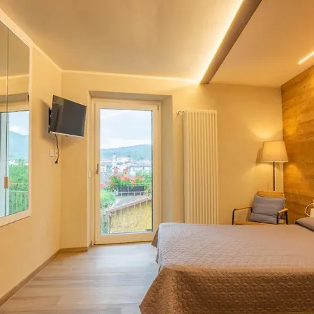 Residenza La Riviera درونيرو